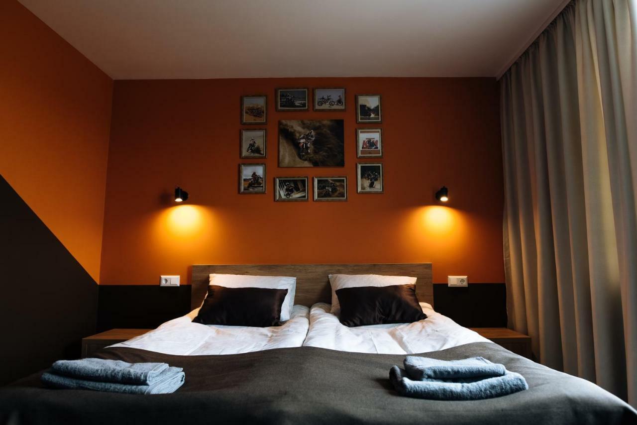 Hotel Clubhouse Ivano-Frankivsk Esterno foto