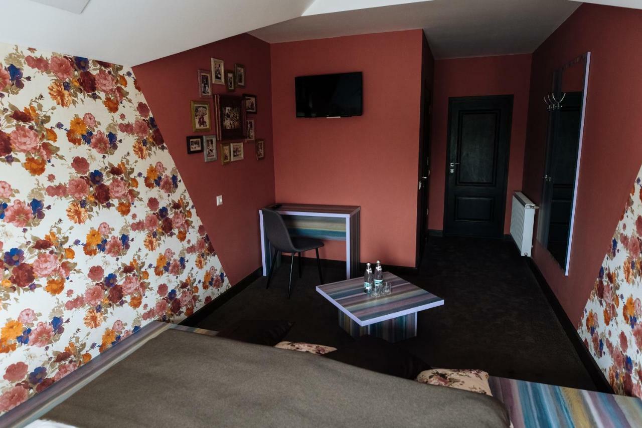 Hotel Clubhouse Ivano-Frankivsk Esterno foto